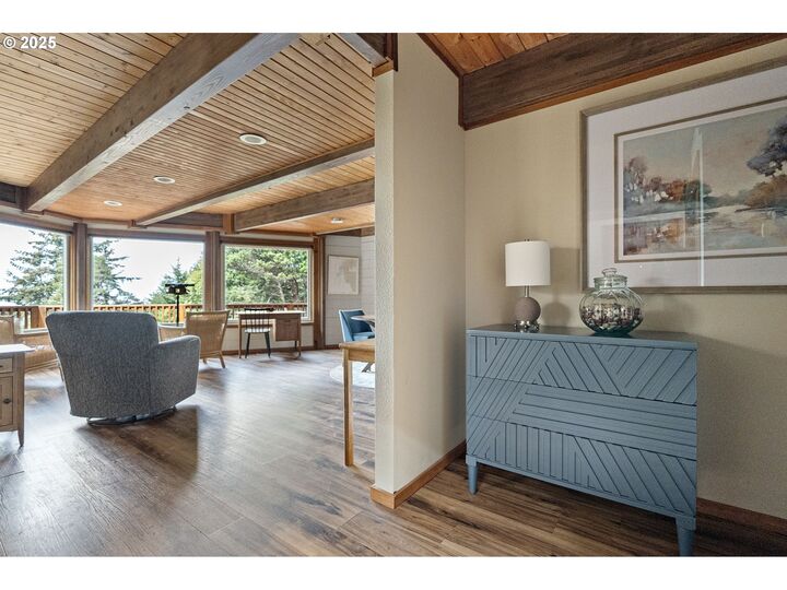 Property Photo:  4 Doug Johnson Ln  OR 97465 