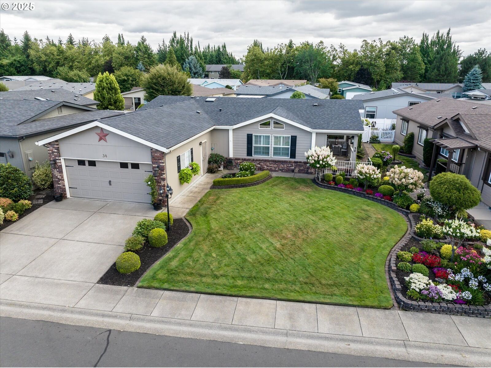 Property Photo:  3220 Crescent Ave 34  OR 97408 