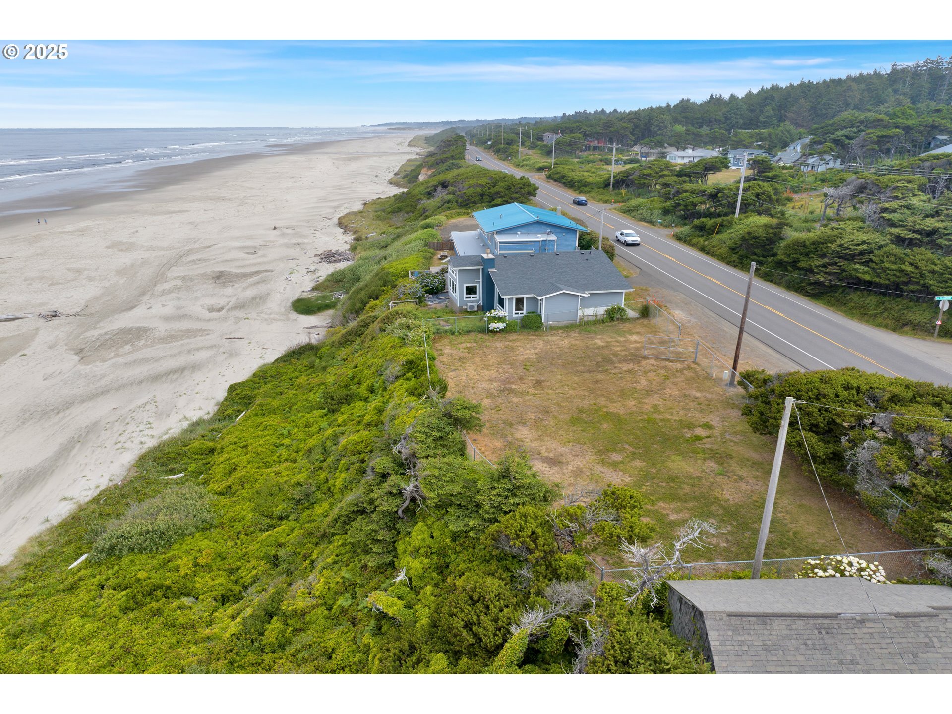 Property Photo: 3692 SW Pacific Coast Hwy OR 97394