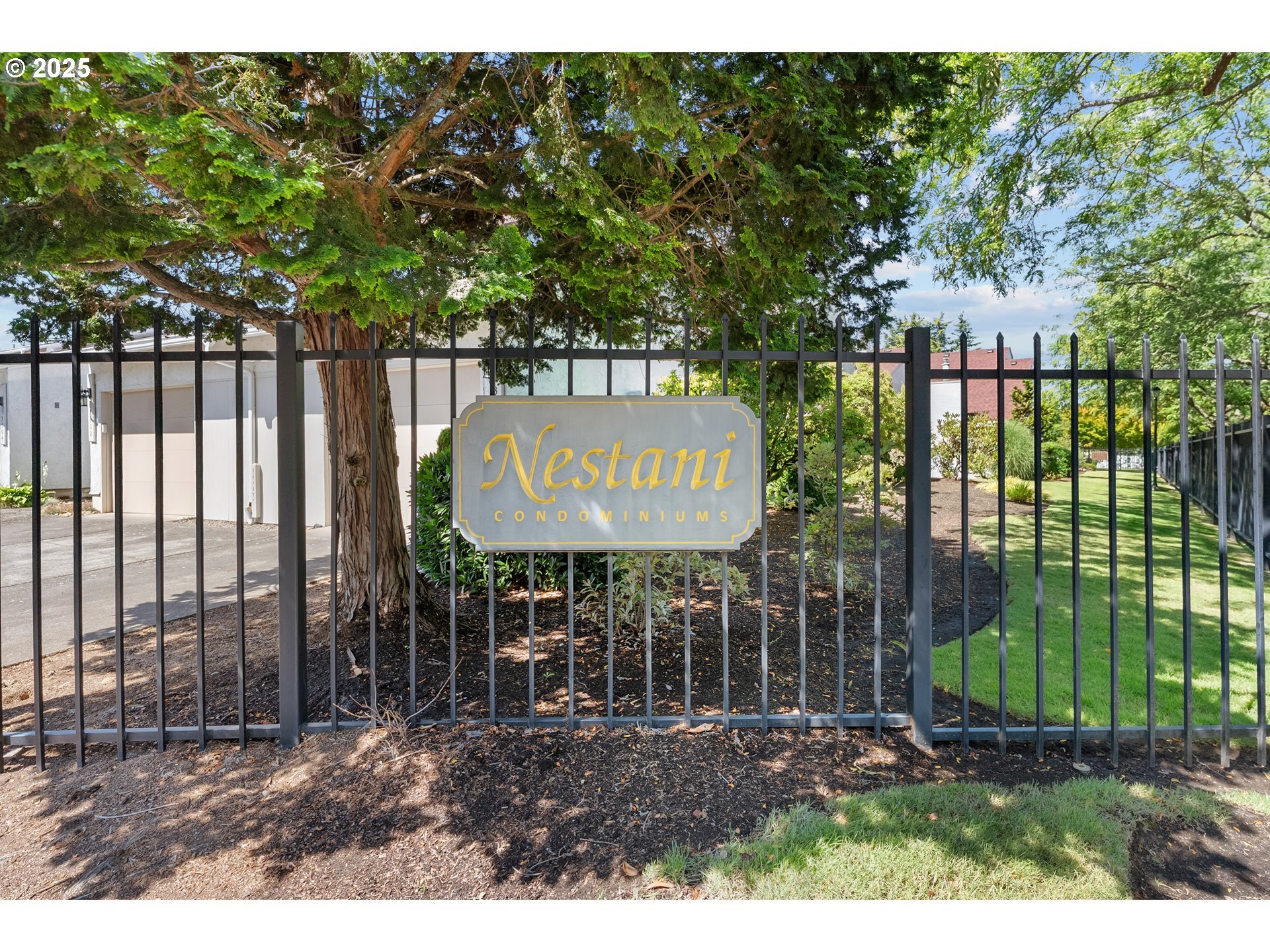 Property Photo: 3300 NE 29th St OR 97030
