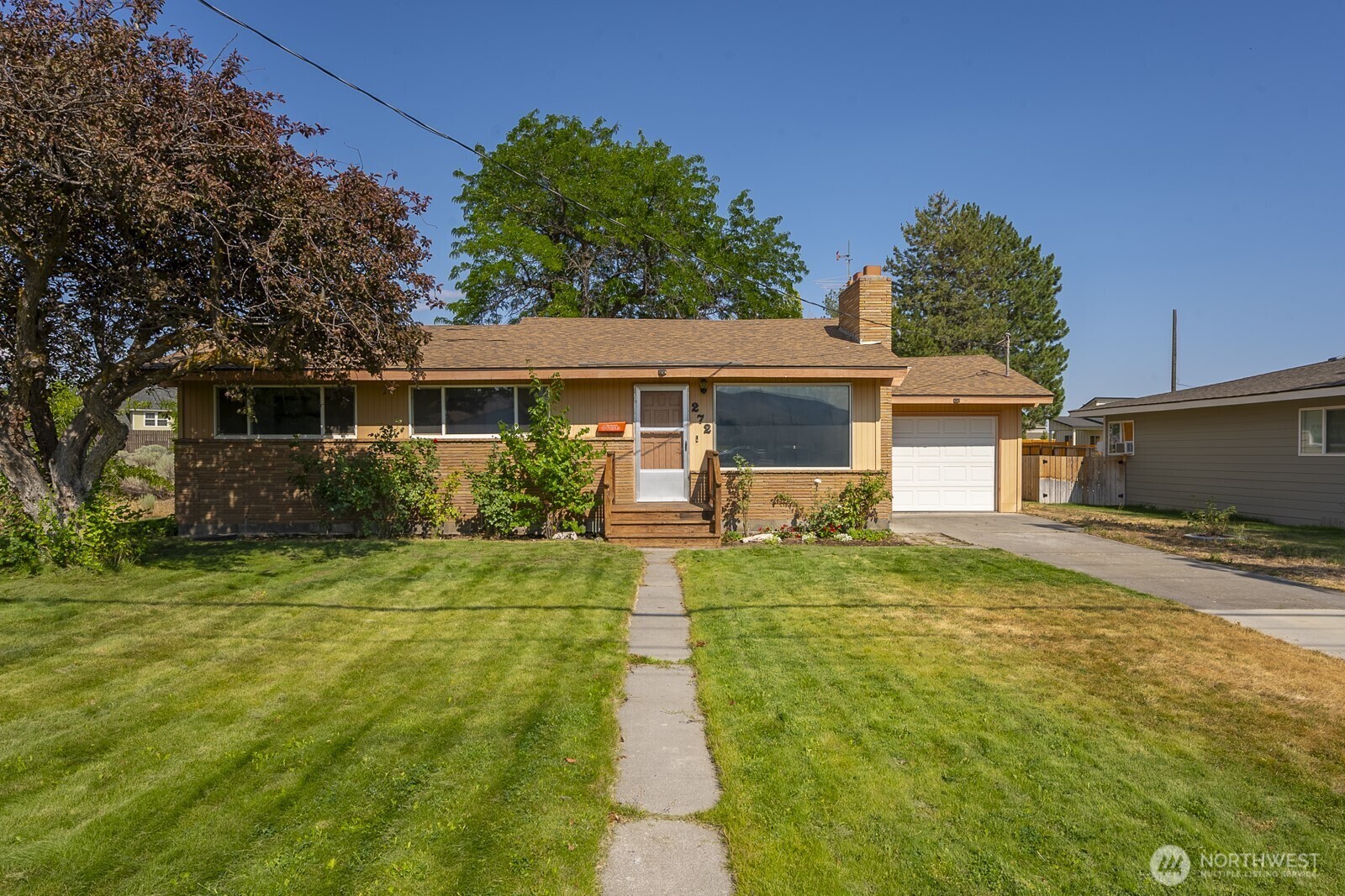 Property Photo: 272 D Street SE WA 98823