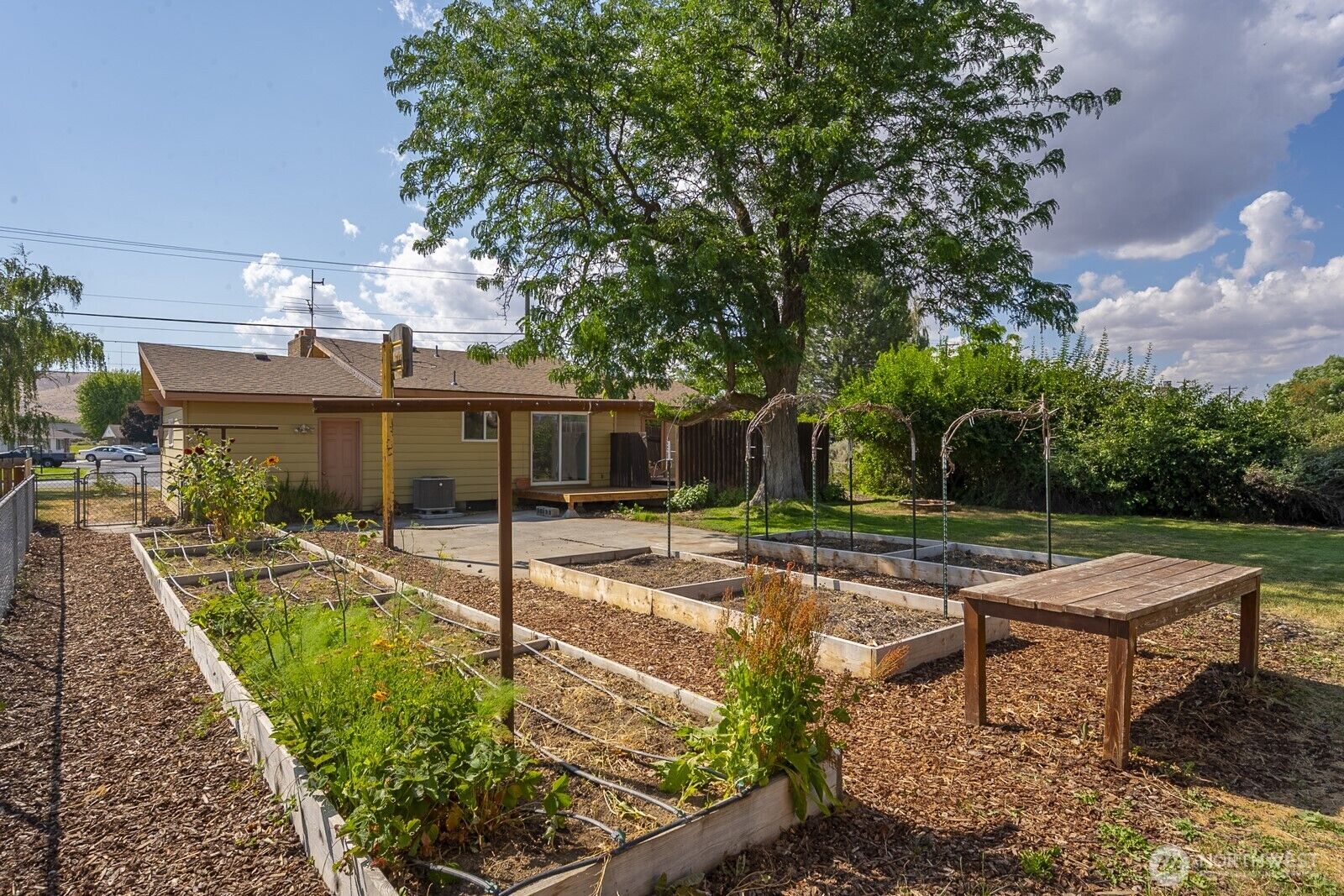 Property Photo:  272  D Street SE  WA 98823 