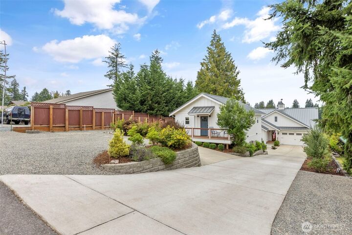 Property Photo:  21756 SE 262nd Place  WA 98038 