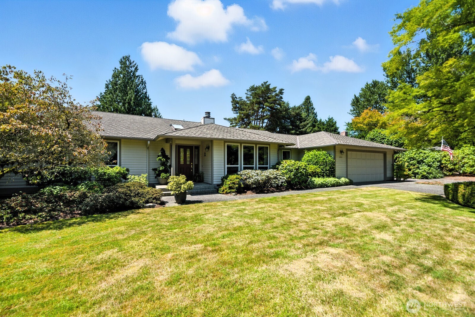 Property Photo: 2433 79th Avenue NE WA 98039