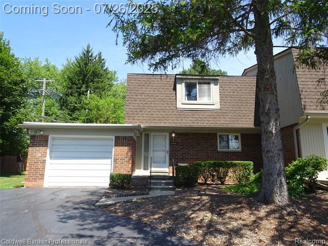 Property Photo: 1194 Rolling Hills Drive MI 48302