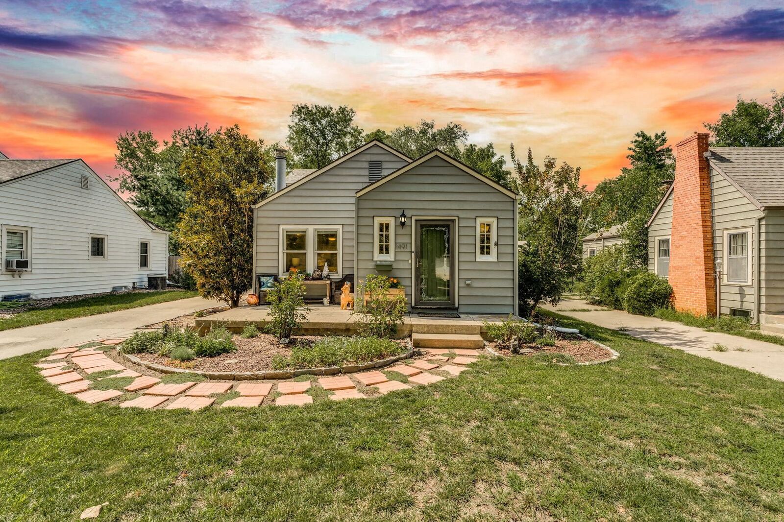Property Photo: 1491 N Coolidge Ave KS 67203