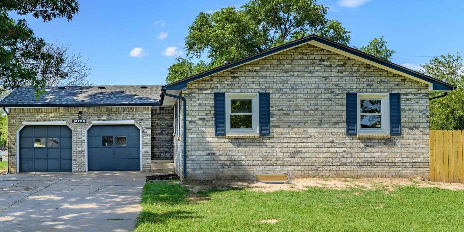 Property Photo: 3026 W Hadden Ave KS 67217-1328