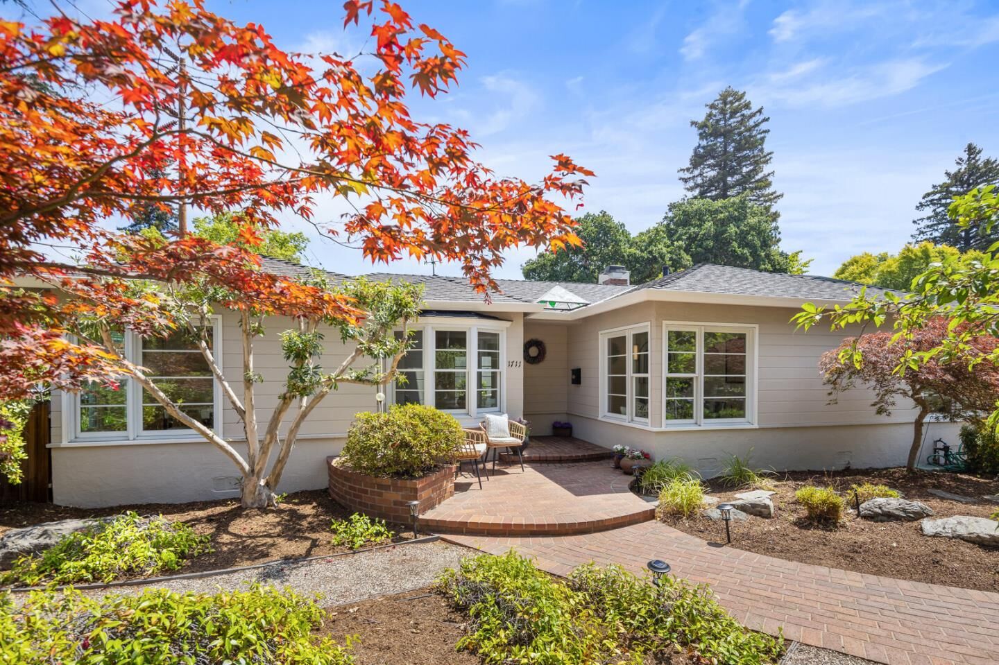 Property Photo:  1711 Guinda Street  CA 94303 