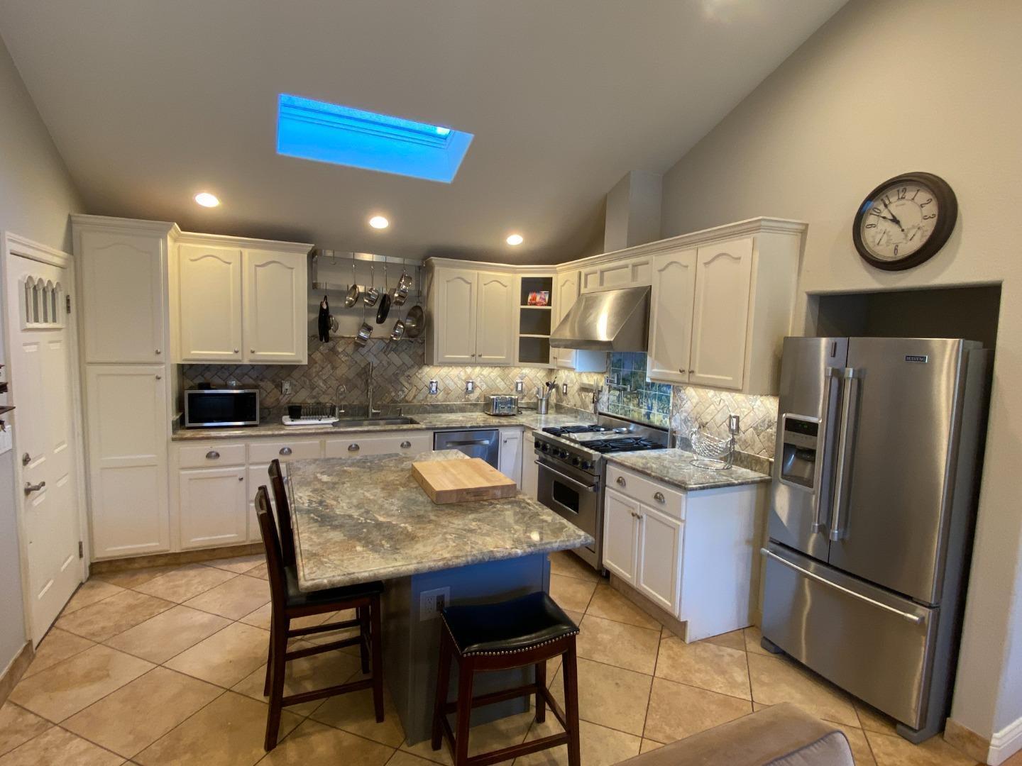 Property Photo:  696 Upton Street  CA 94061 