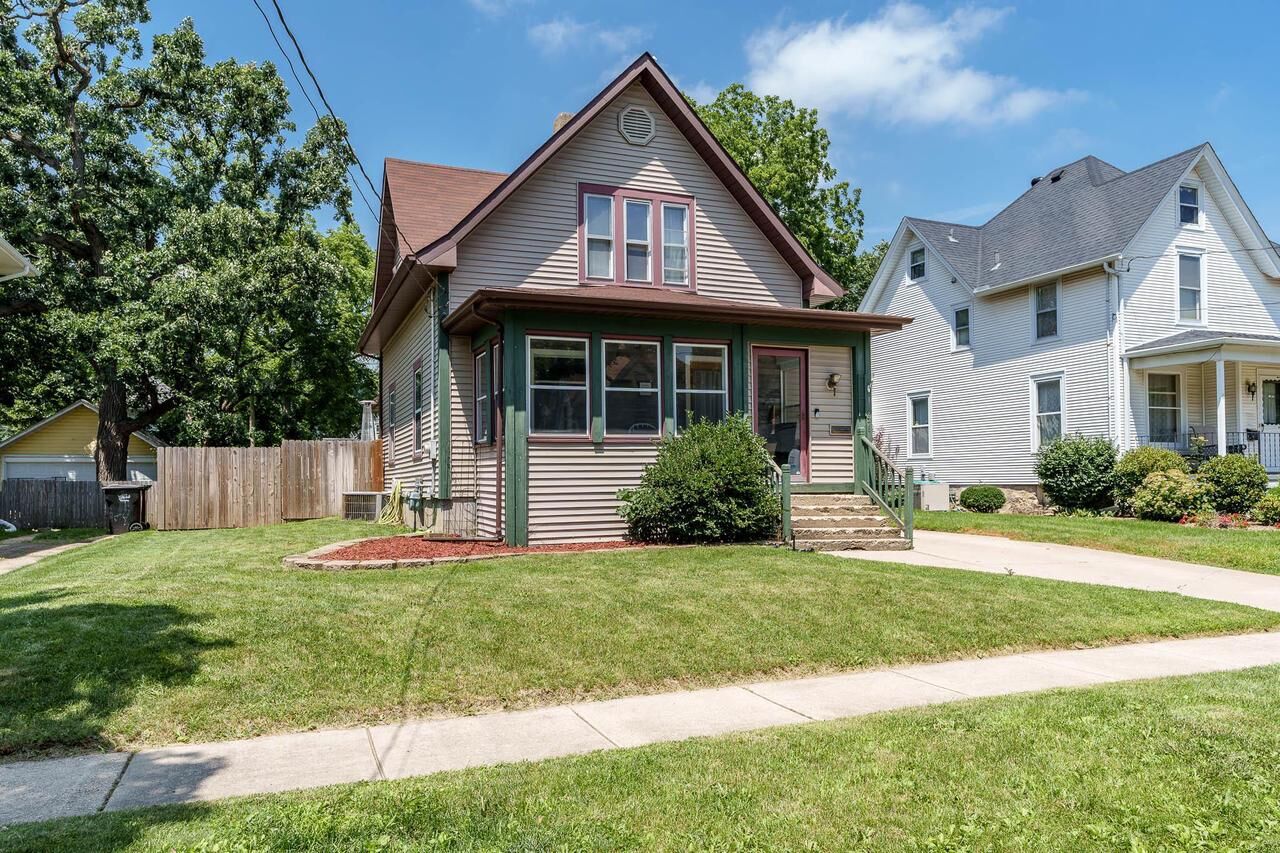 Property Photo:  1226 Central Avenue  WI 53511 