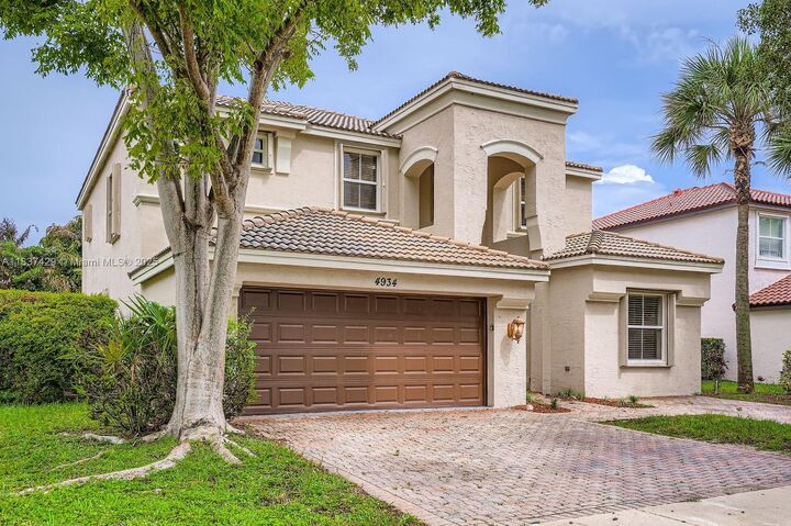 Property Photo: 4934 SW 158th Way FL 33027