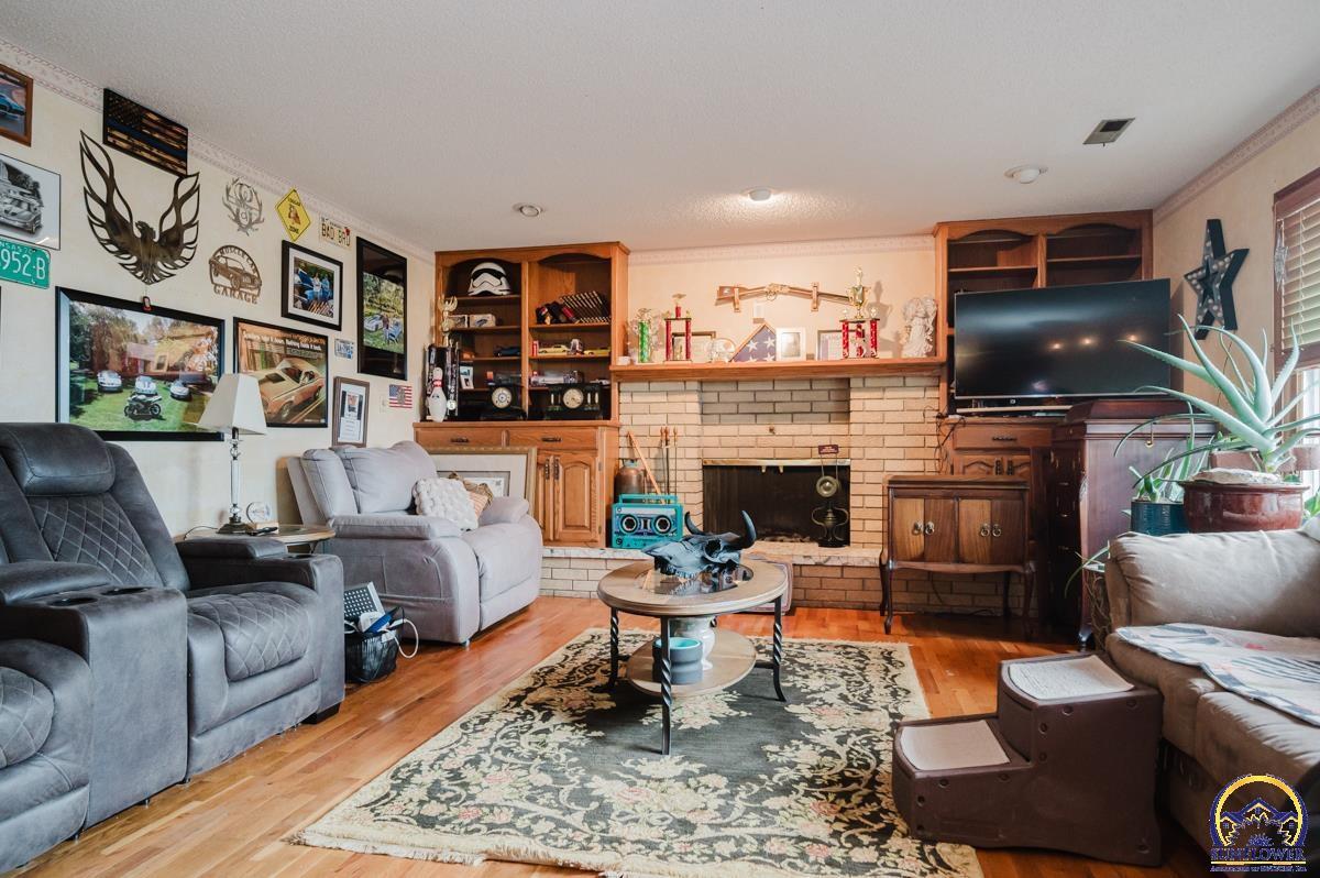 Property Photo: 4945 NW Rochester Rd KS 66617