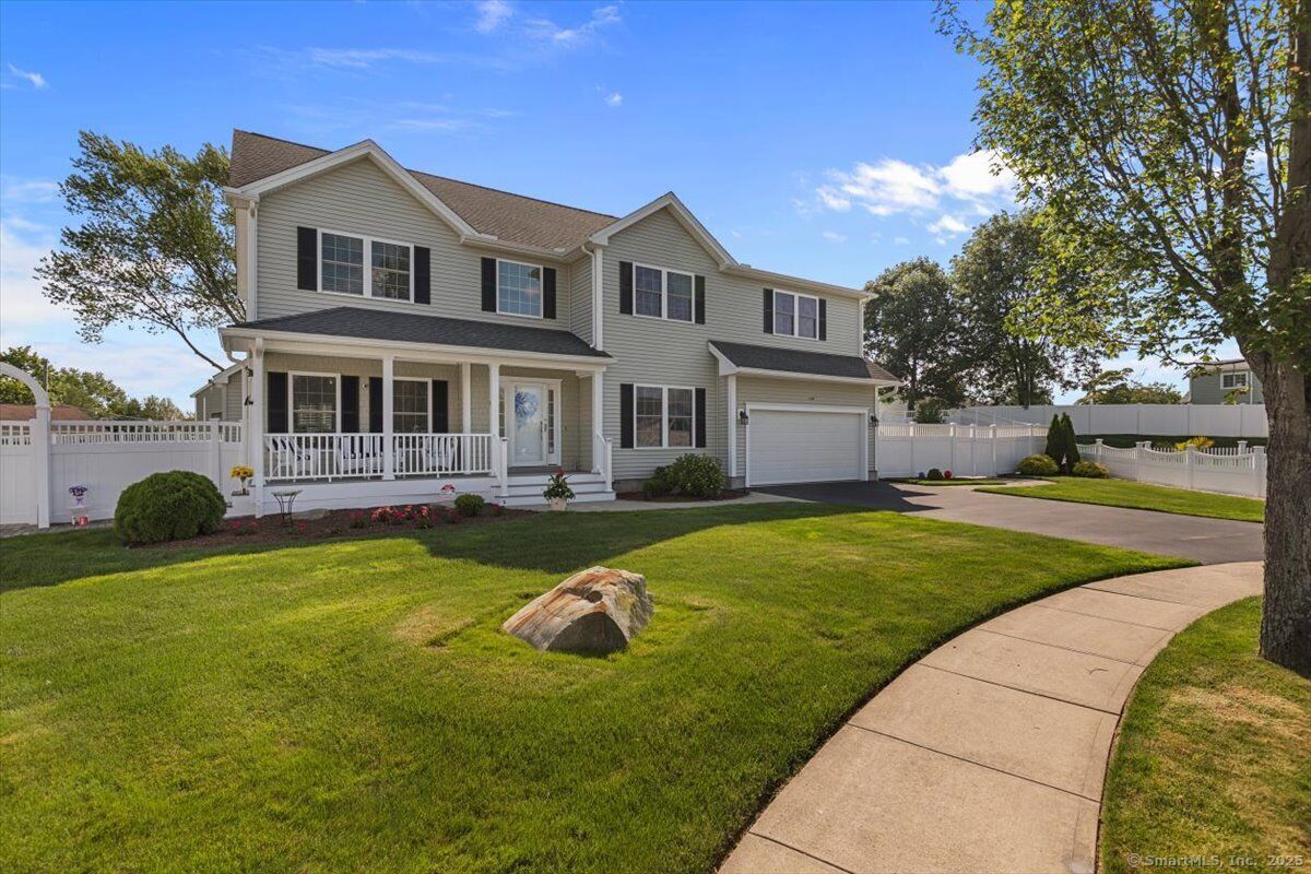 Property Photo:  40 Devine Place  CT 06460 