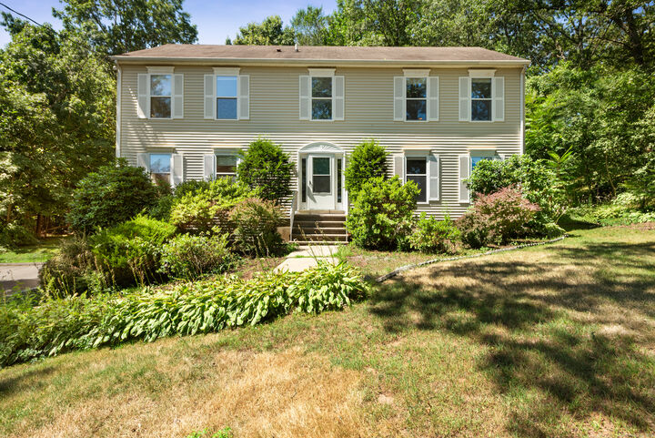 15 Blue Ridge Lane  North Haven CT 06473 photo