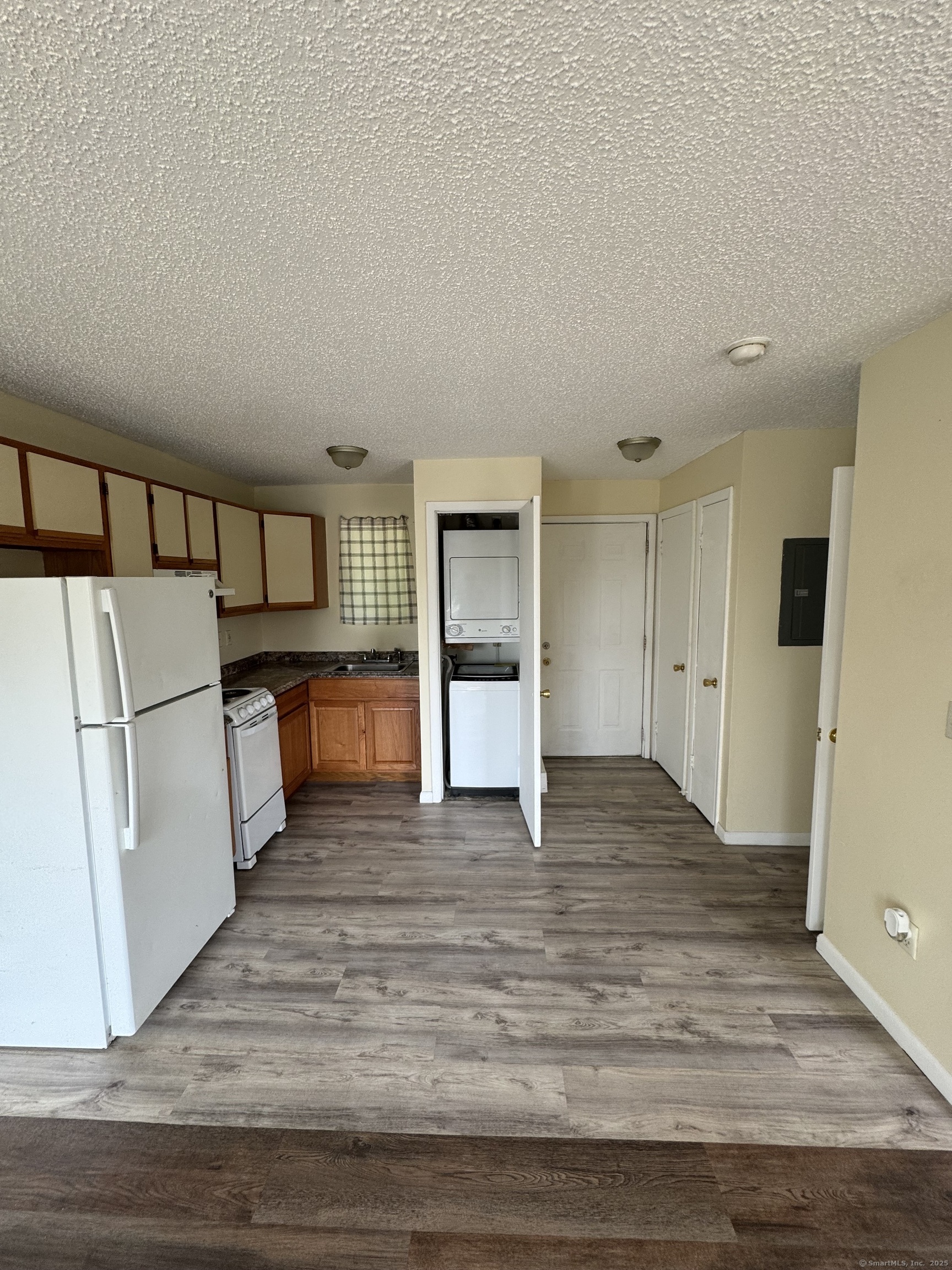 Property Photo: 4 Warwick Street 3 CT 06513