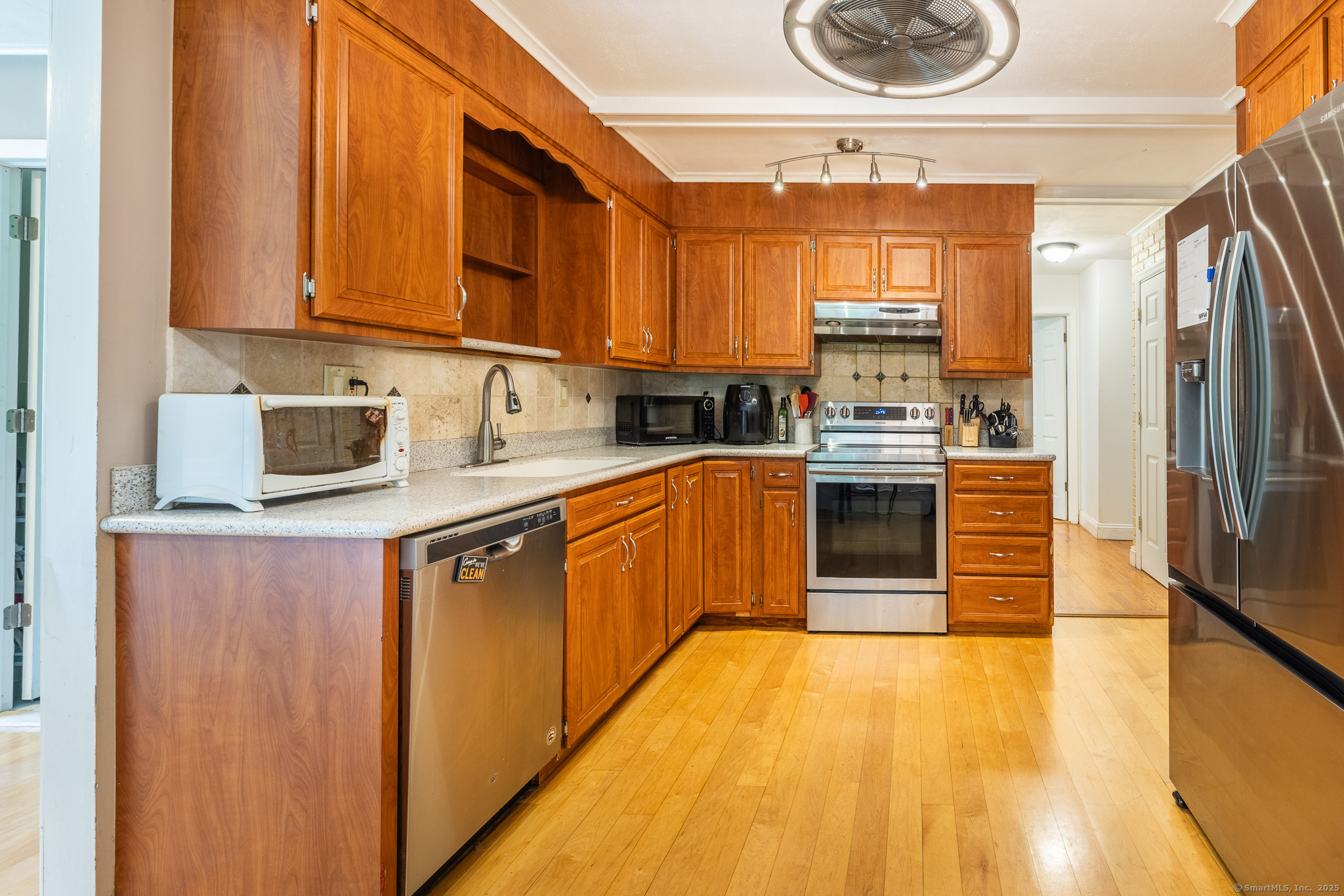 Property Photo:  115 Plattsville Road  CT 06606 