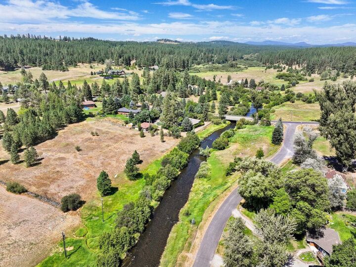 Property Photo:  2406 E Colbert Rd  WA 99005 