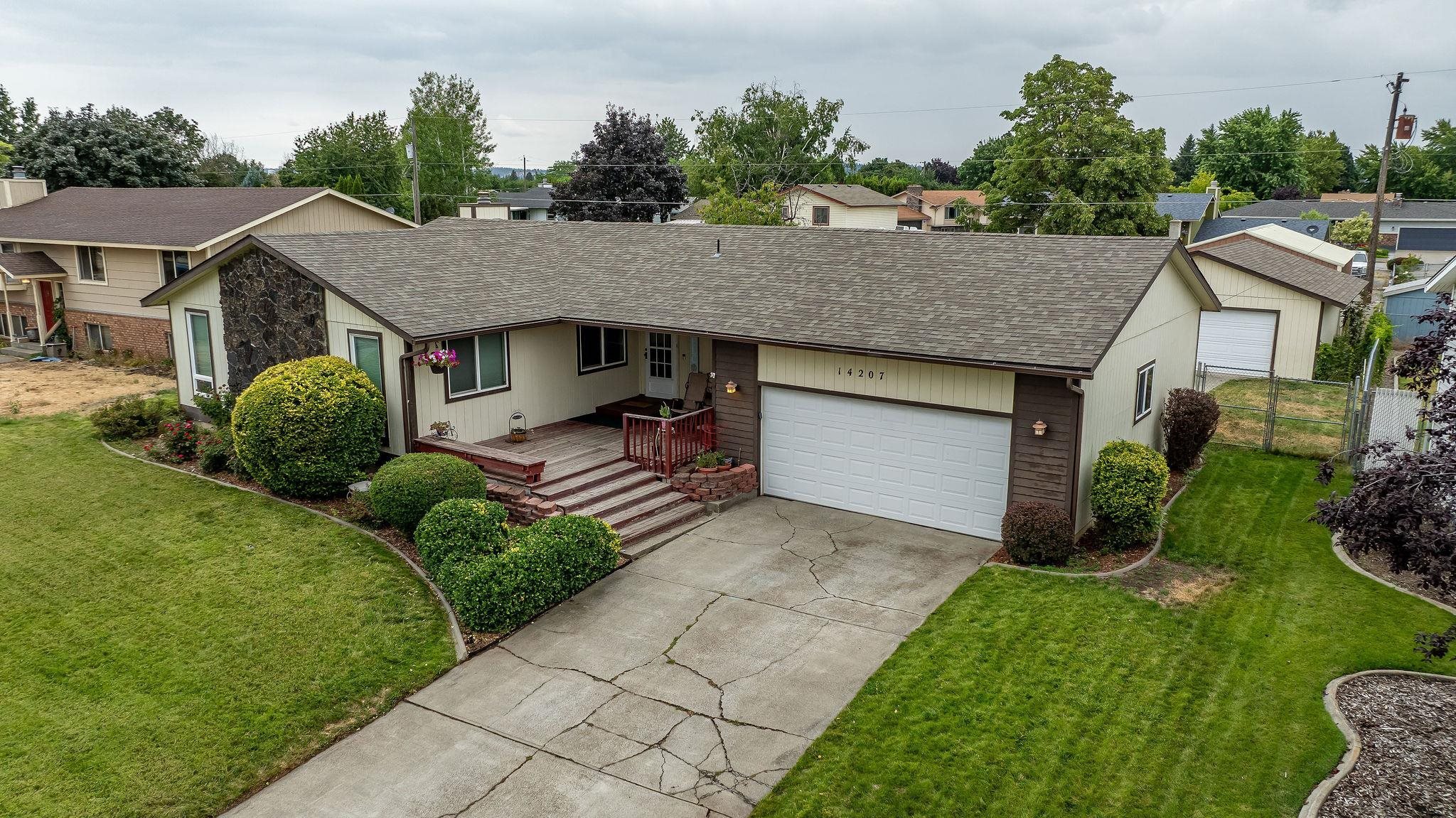 Property Photo: 14207 E Desmet Ave WA 99216
