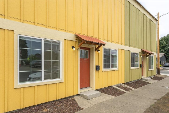 Property Photo:  2002 E Boone Ave  WA 99202 