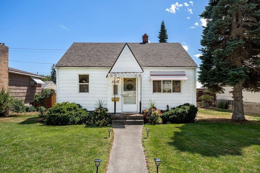 Property Photo:  1016 E Nebraska Ave  WA 99208 