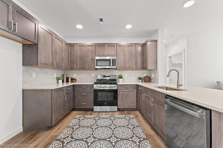 Property Photo: 306 N Viewmont Ct 5/1 Harrison WA 99016