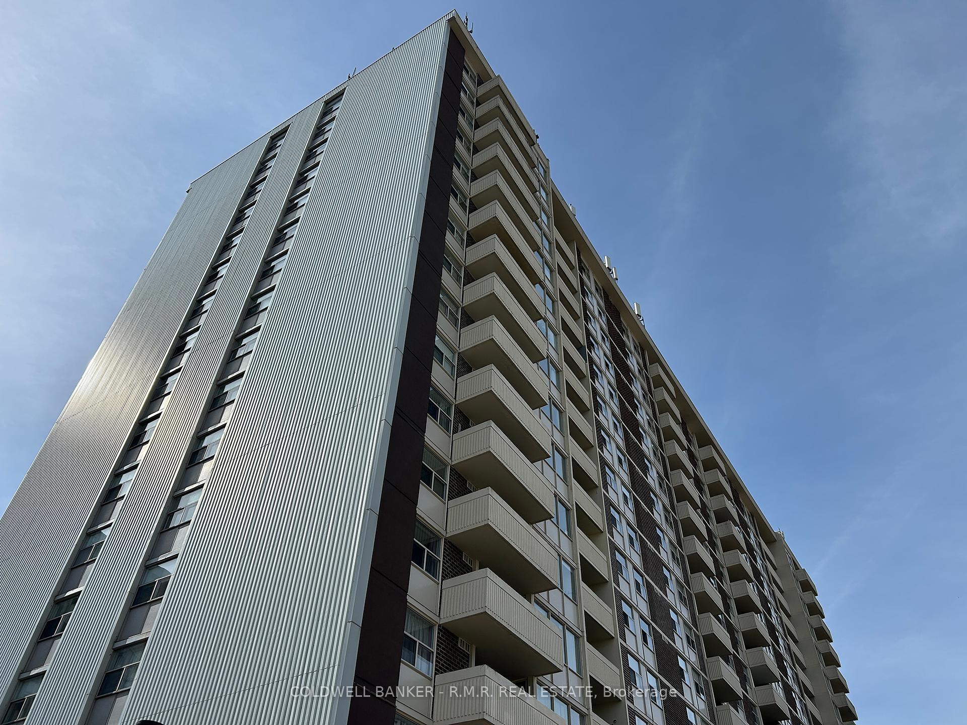 Photo de la propriété: 44 Falby Court 309 ON L1S 3L1