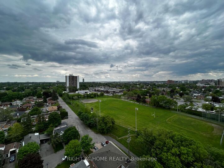 Property Photo: 158C McArthur Avenue 1607 ON K1L 8E7