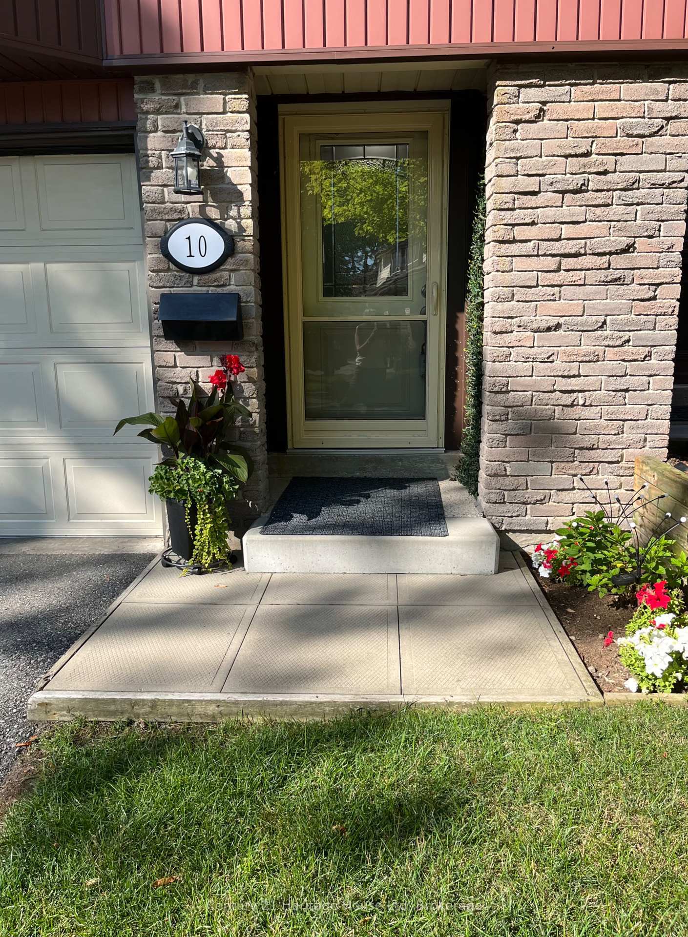 Photo de la propriété: 2 Worton Avenue 10 ON N1H 7C5