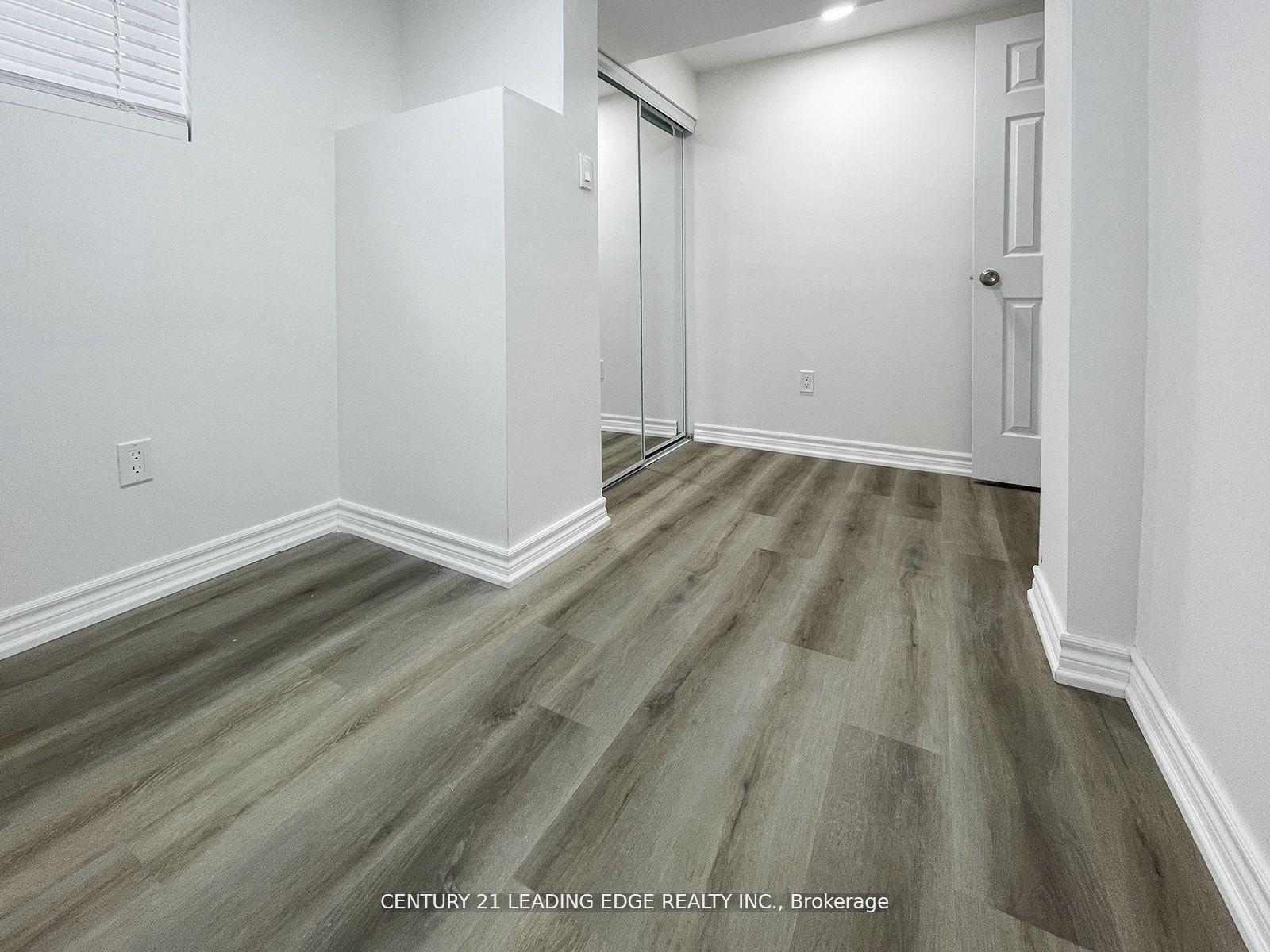 Photo de la propriété:  117 Riverside Drive N B  ON L1G 6J6 