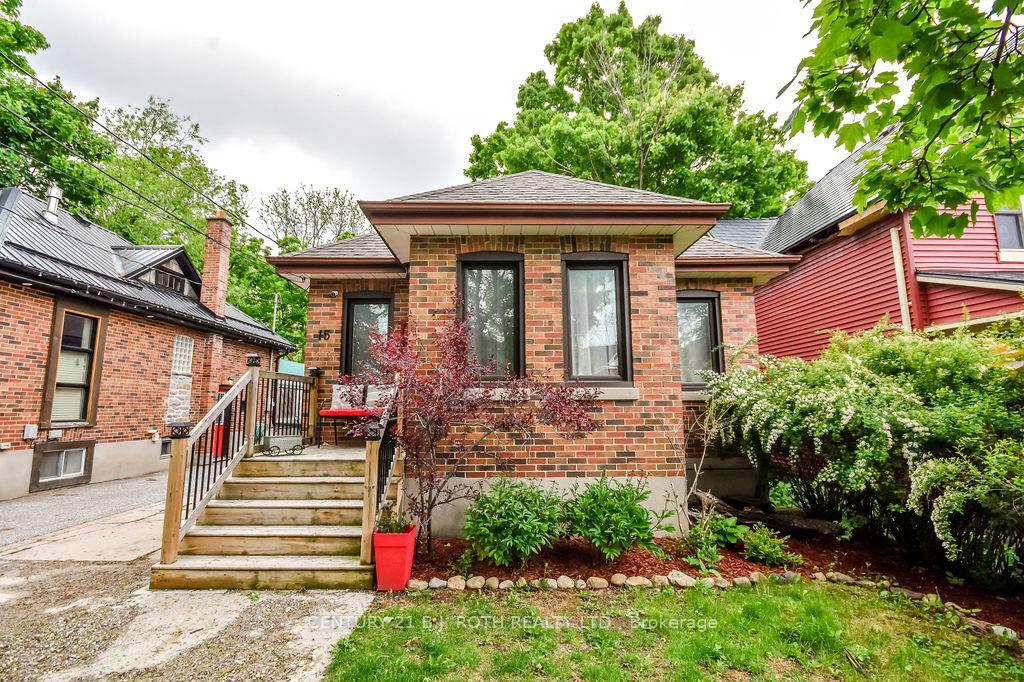 Property Photo:  15 Thomson Street  ON L4N 1X4 