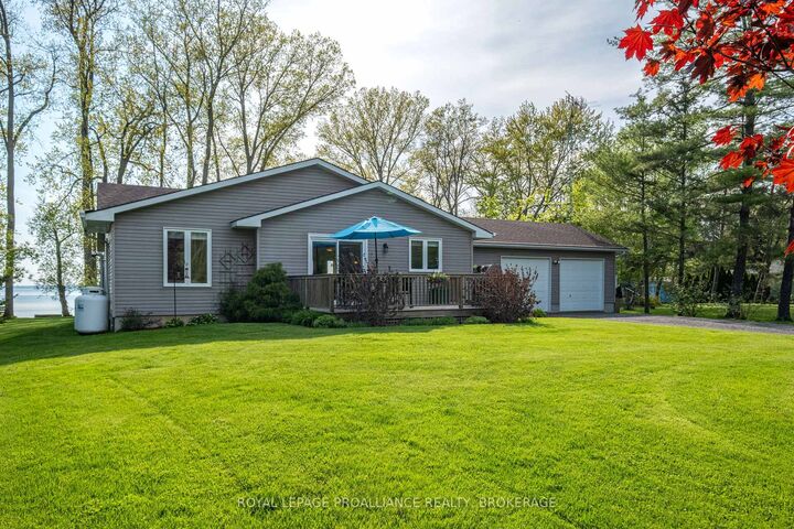 Property Photo:  14 Sunset Lane  ON K7R 3K7 