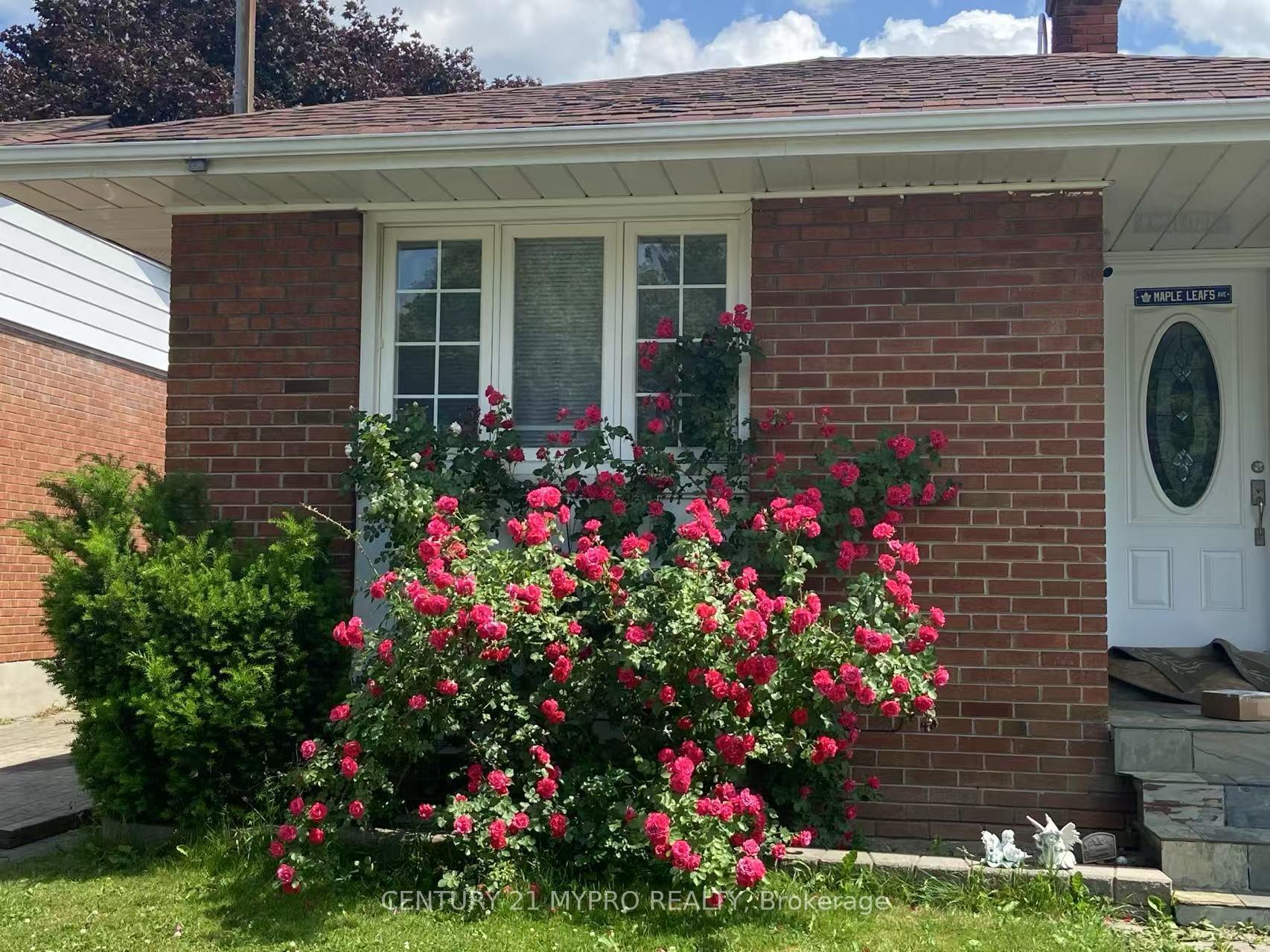 Property Photo: 5 Heatherington Drive Upper Level ON M1T 1N3