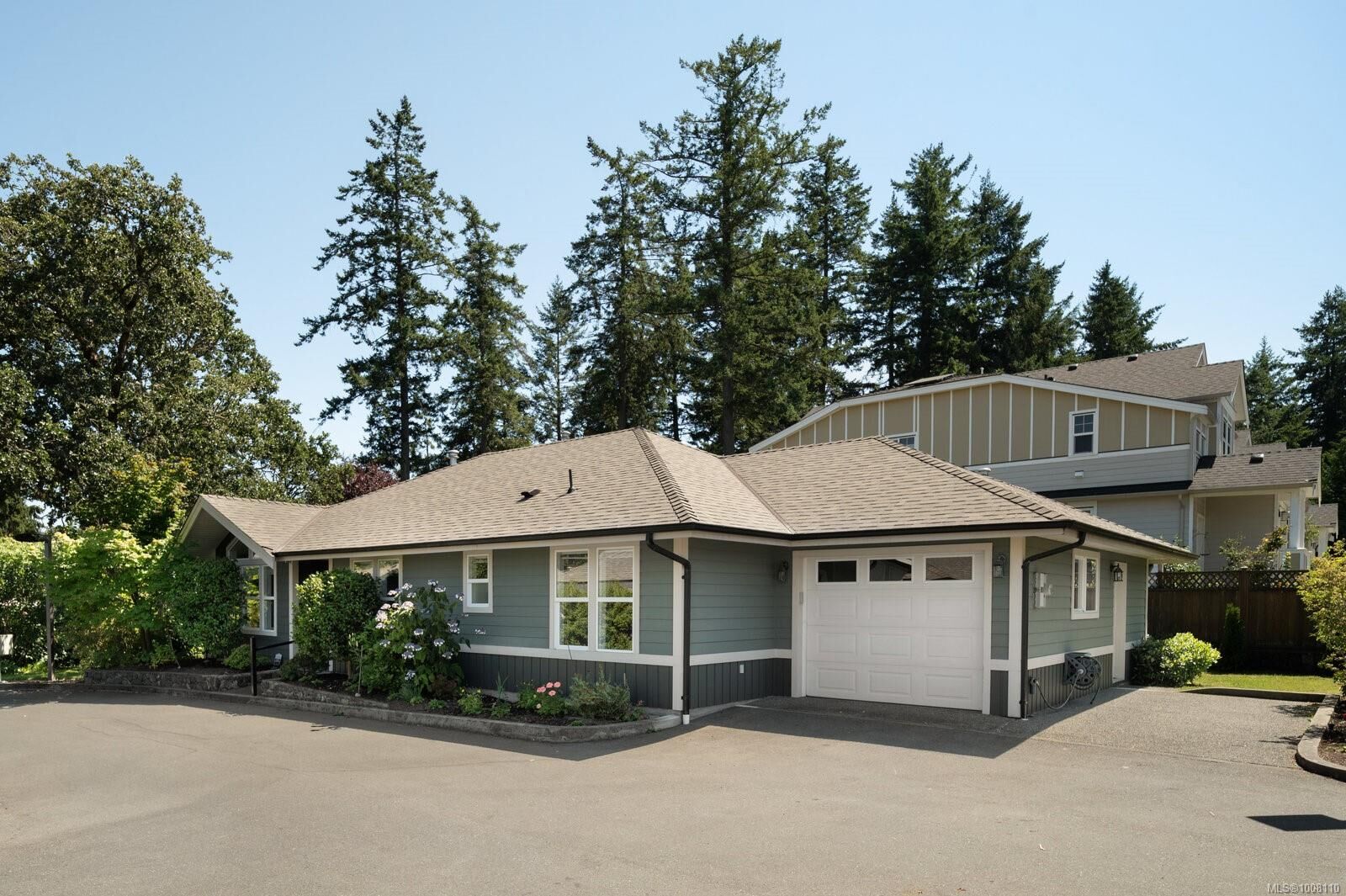 Property Photo:  707 Greenlea Dr 3  BC V8Z 3E7 