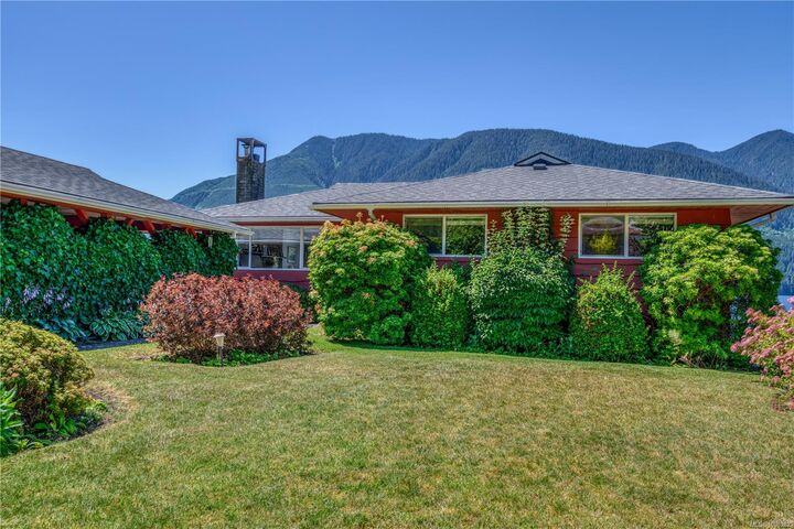 Property Photo: 1030 Marine Dr BC V0N 2M0