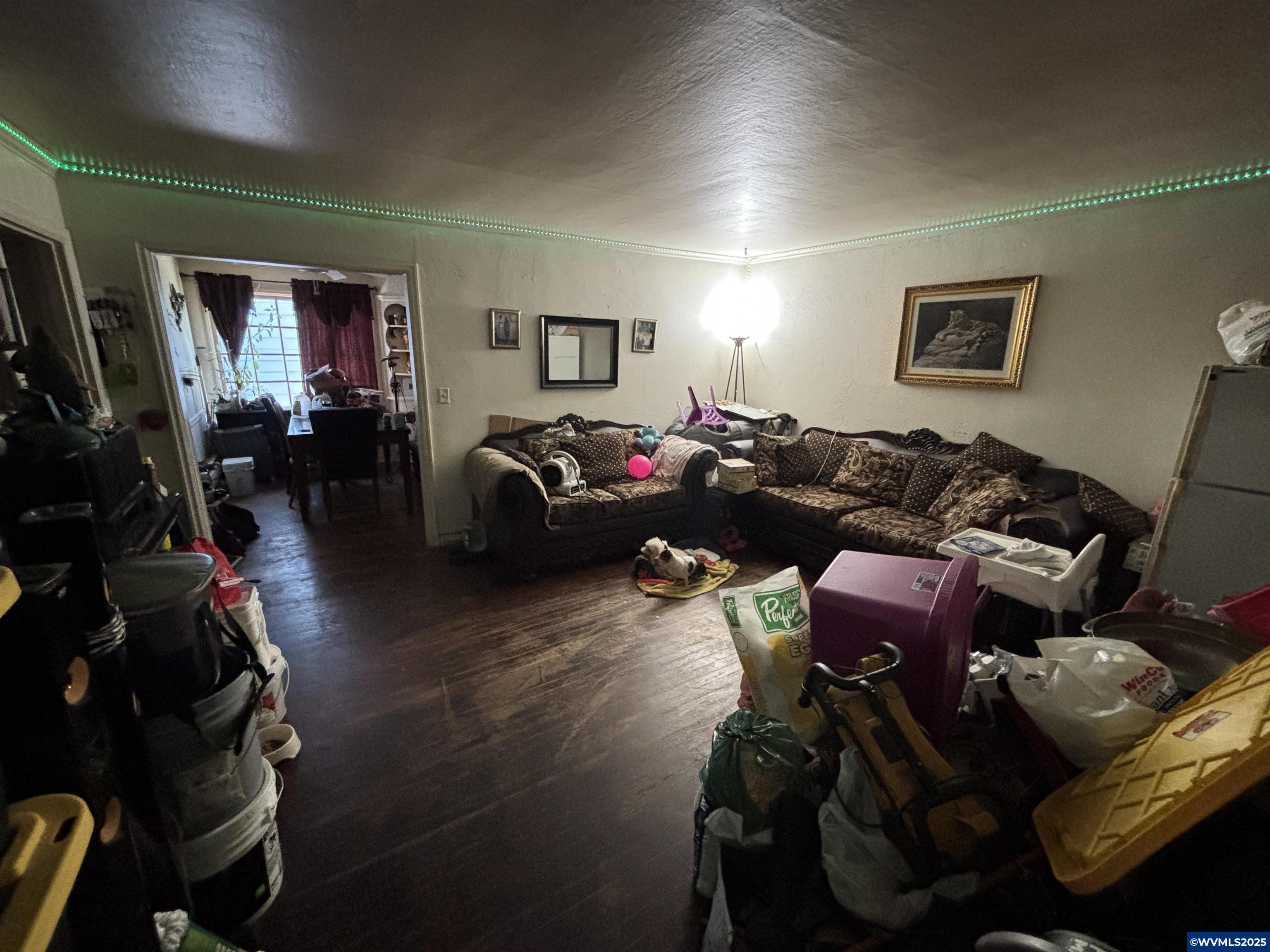 Property Photo: 605 Breys Av SE OR 97301