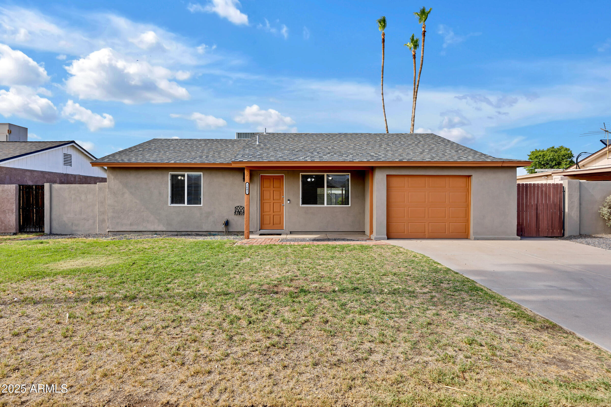 Property Photo: 2602 W Fremont Drive AZ 85282