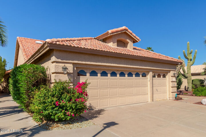 Property Photo:  10214 E Coopers Hawk Drive  AZ 85248 