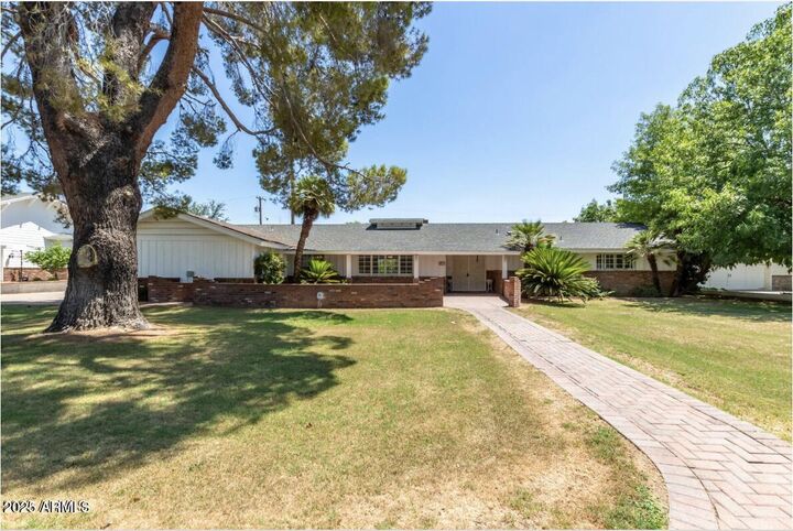 Property Photo: 5611 E Calle Camelia -- AZ 85018