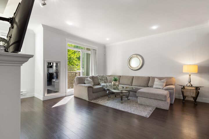 Property Photo: 14285 64 Avenue 10 BC V3W 1Z2