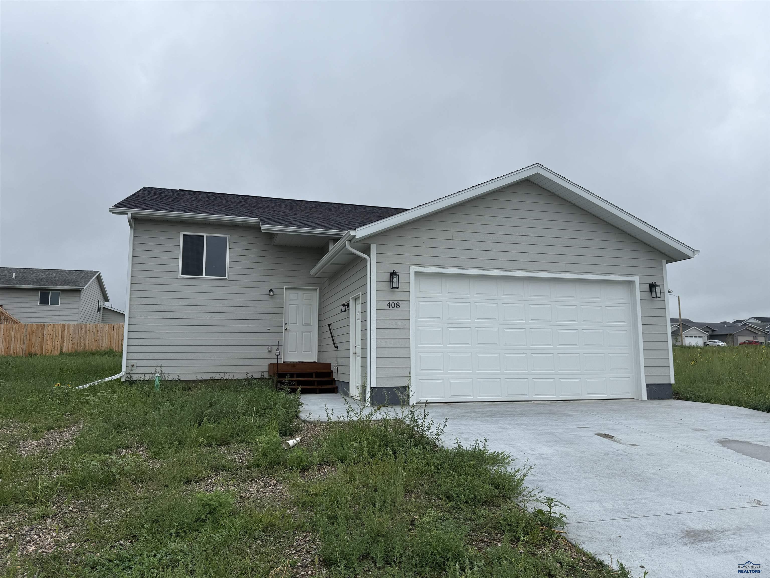 Property Photo: 408 Nighthawk Dr SD 57719
