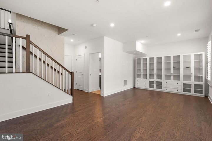 Property Photo: 10124 Dalmatian Street MD 20850