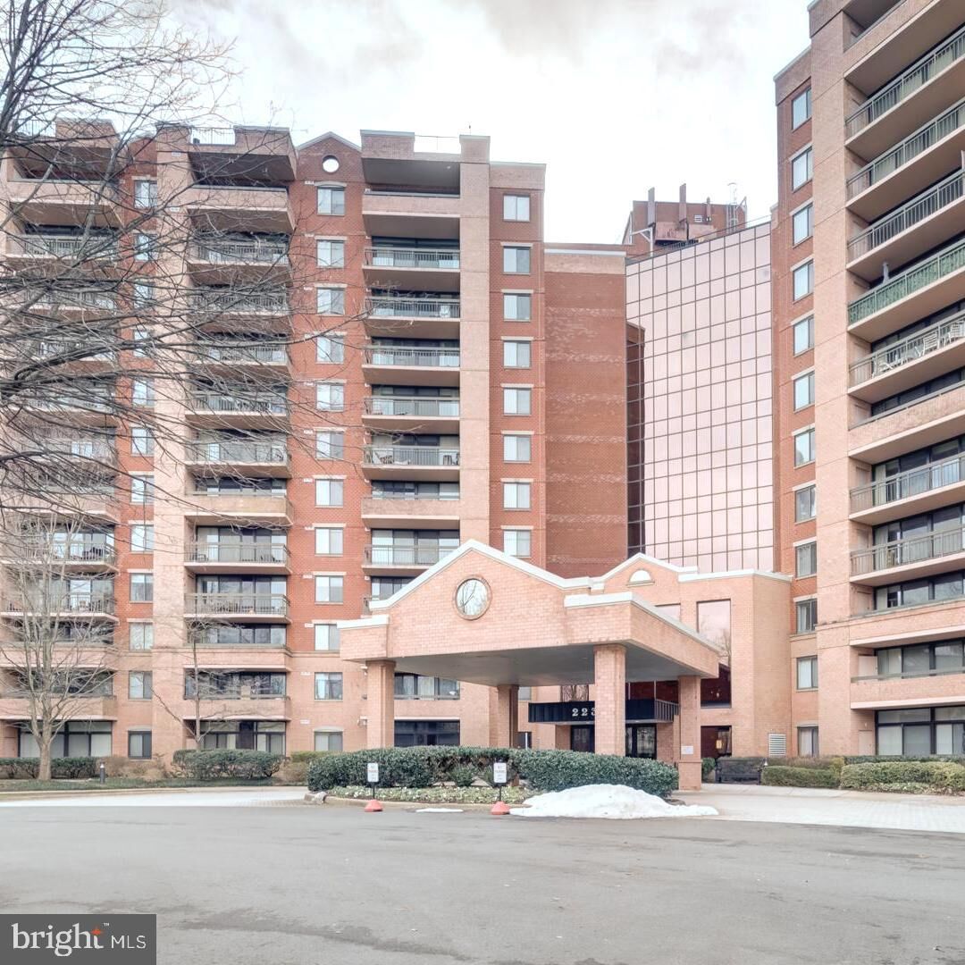 Property Photo:  2230 George C Marshall Drive 1127  VA 22043 