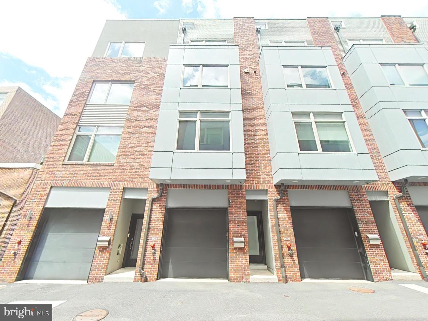 Property Photo:  117 Quarry Street 31 9  PA 19106 