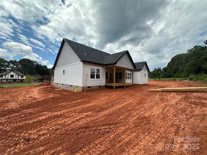 Property Photo: 2988 Quail Drive NC 28658
