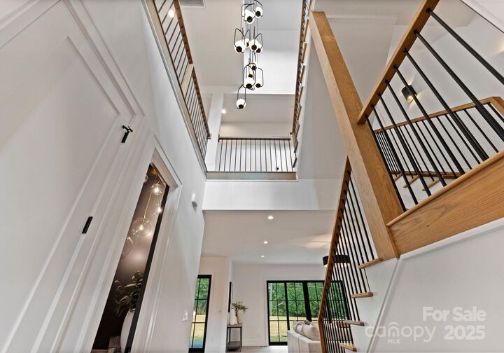 Property Photo: 1109 Wimbledon Road NC 28209