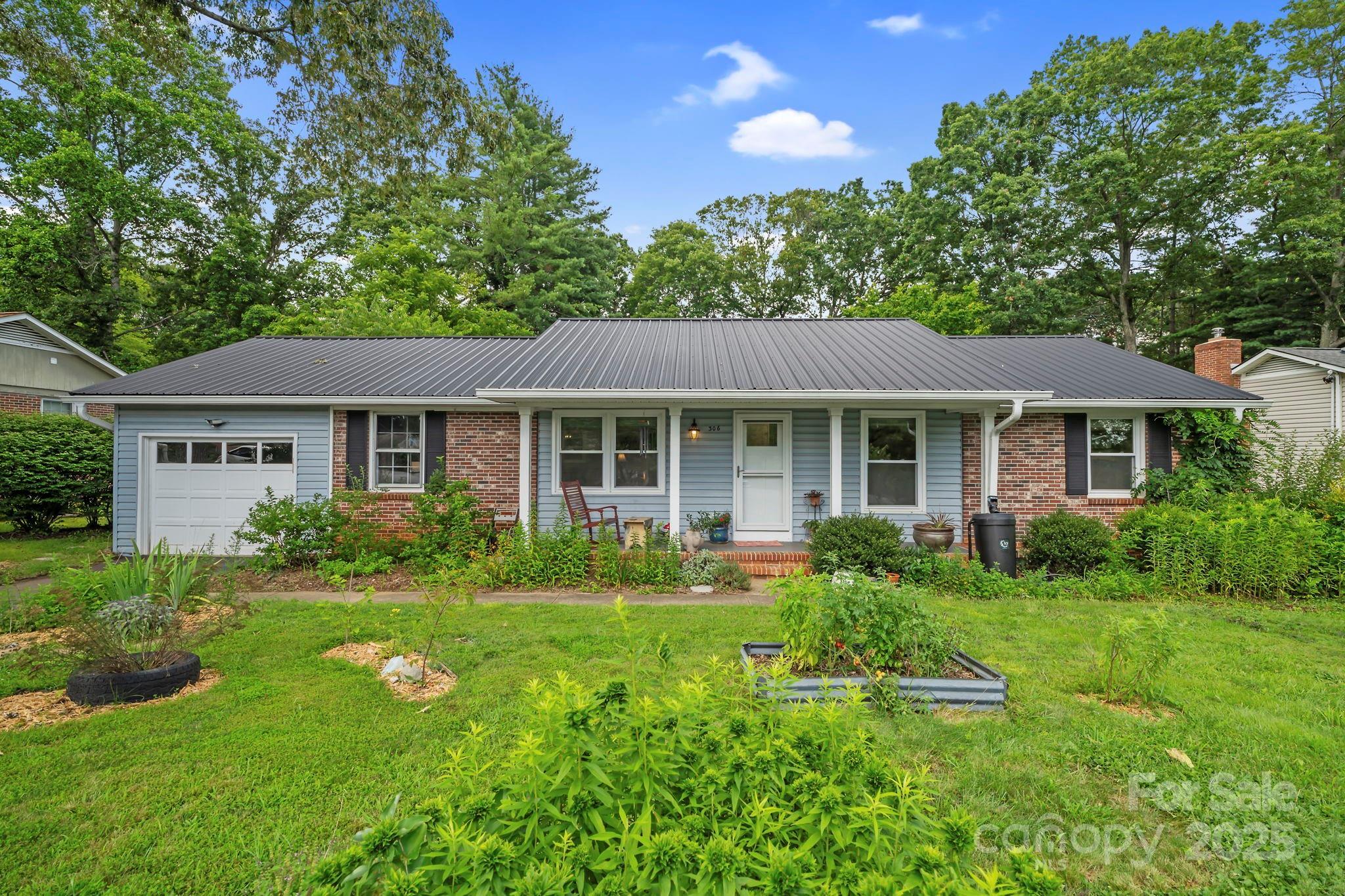 Property Photo: 306 Pole Creasman Road NC 28806