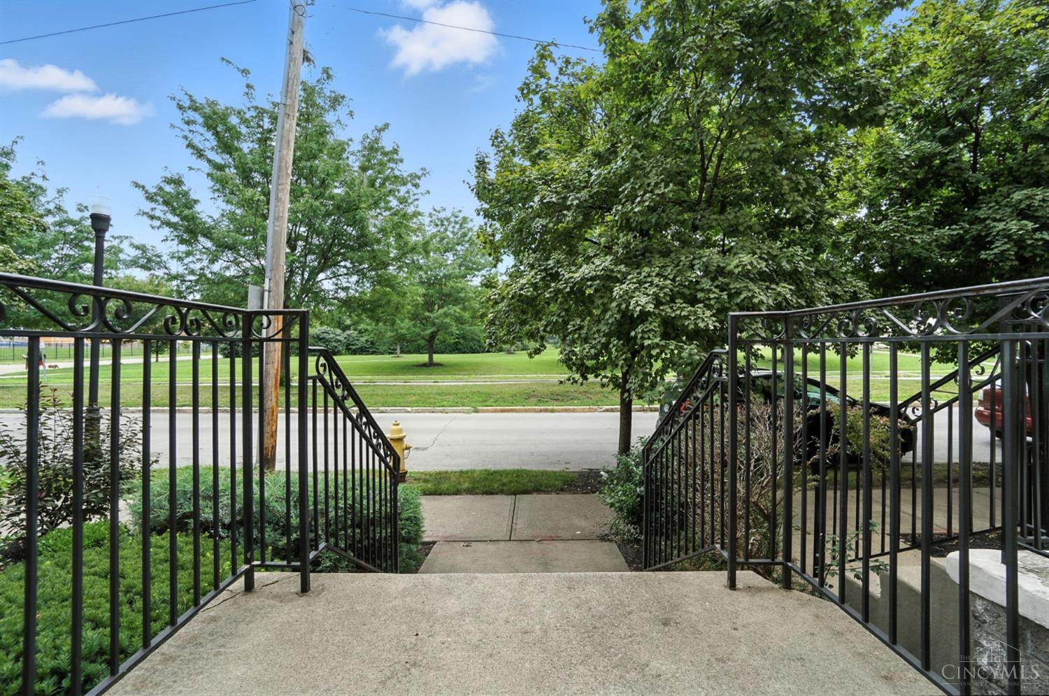 Property Photo:  1117 Cutter Street  OH 45203 