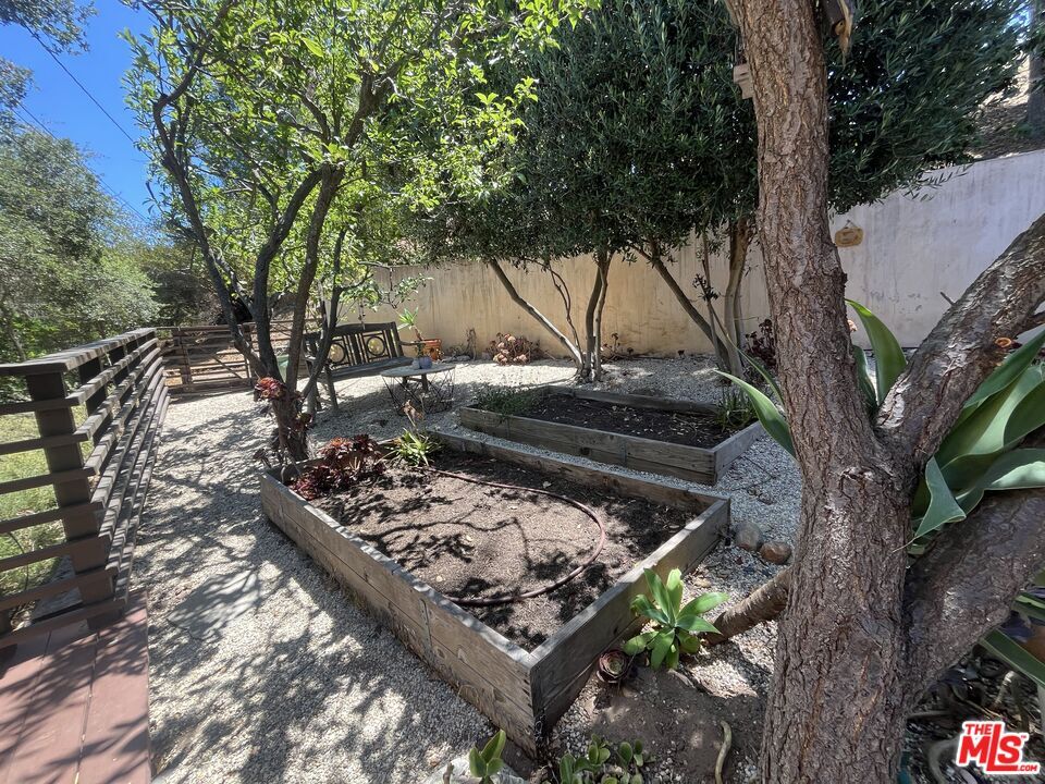 Property Photo: 19747 Horseshoe Dr CA 90290