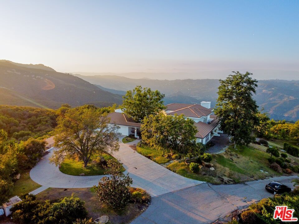 Property Photo:  21965 Saddle Peak Rd  CA 90290 