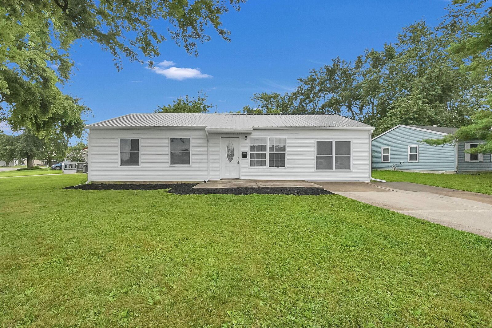 Property Photo:  565 Nassau Drive  OH 43302 